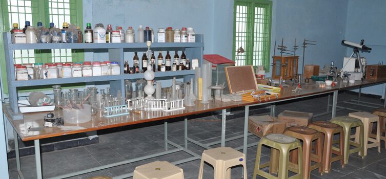 16Physics&Chemistry Lab